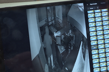 Dono de confeitaria assiste a assalto através do telemóvel 