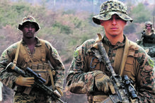 EUA mobilizam 10 mil soldados para o Golfo