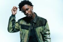 Detido cantor D4vid suspeito de matar jovem de 14 anos encontrada dentro de Tesla