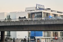 Carro despista-se e capota na Avenida Lusíada em Lisboa