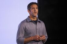 Apple nomeia novo CEO para substituir Tim Cook. John Ternus sucede ao cargo em setembro