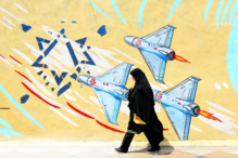 Irão ataca navios após novo recuo de Trump