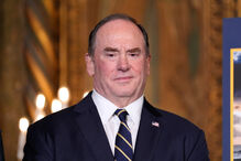 Secretário da Marinha dos EUA abandona Governo de Trump