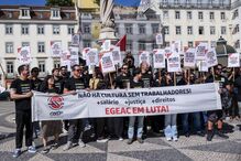 Trabalhadores da EGEAC protestam frente à Câmara de Lisboa por melhores salários