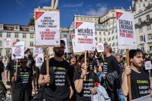 Trabalhadores da EGEAC protestam frente à Câmara de Lisboa por melhores salários