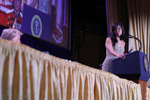 Jantar dos correspondentes da Casa Branca reúne figuras da administração e jornalistas.
