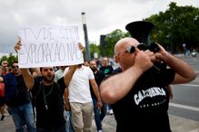 Motoristas reivindicam a não inclusão dos taxistas no setor 