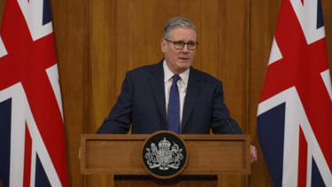 “Estou farto de ver as vossas contas de energia a oscilar”: Starmer anuncia medidas do Reino Unido para a crise energética  