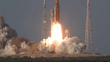 Imagens mostram descolagem de foguetão rumo à Lua lançado pela NASA  