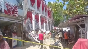 Sismo de magnitude 7.4 provoca pânico e danos em edifícios na Indonésia 