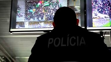 Da entrada ao comportamentos dos adeptos: todos os jogos têm um posto de comando que centraliza a operação das autoridades