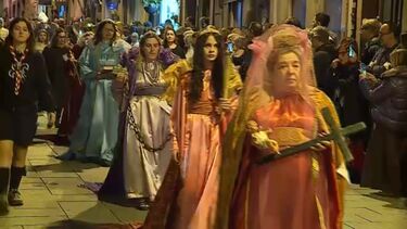 Milhares de pessoas assistem à procissão mais antiga que decorre em Braga  