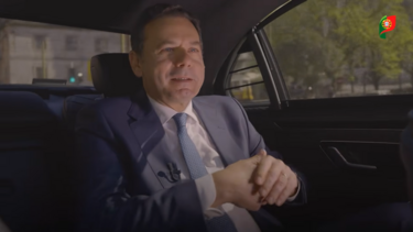 Vídeo de Montenegro a andar de carro sem cinto gera polémica após divulgação de número de mortos durante 'operação Páscoa'