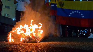 Ativistas políticos na Venezuela assinalaram domingo de Páscoa com a ‘Queima de Judas’ 