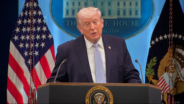 “Por favor, continuem a bombardear”: Trump afirma que povo iraniano está disposto a sofrer para ter liberdade