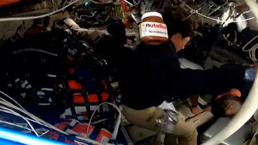 Frasco de Nutella a flutuar na Artemis II provoca gargalhadas 