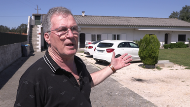 "Pego numa cadeira, sento-me aqui e vamos ver quem mete isto abaixo": povo contra demolição de casas em Aveiro