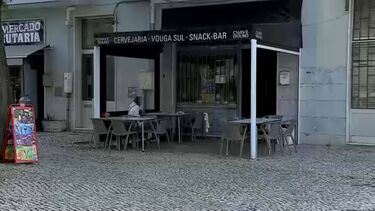 Idoso detido por esfaquear em café de Almada