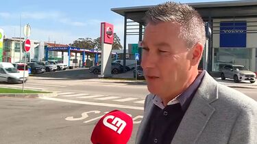 "Cada vez há mais pessoas à procura de carros elétricos", diz vendedor sobre o sucessivo aumento dos combustíveis