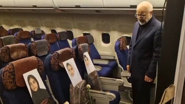 Parlamento iraniano exibe fotos de crianças mortas em ataque