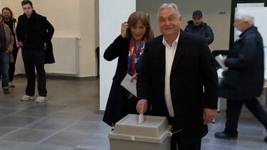 Orbán vota em eleições que podem pôr fim a 16 anos no poder 