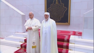 Papa Leão XIV visita Grande Mesquita de Argel no início da viagem a África 