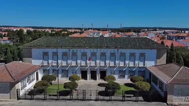 Três homens detidos em desacatos junto ao tribunal de Ponte de Sor. Militar da GNR foi agredido