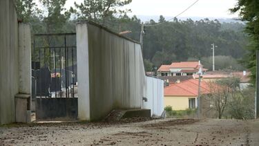 Casal de ladrões assalta carros enquanto donos vão ao cemitério 