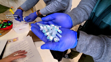 Guardia Civil revela vídeo de operação que desmantelou clínicas de estética clandestinas e rede que traficava botox