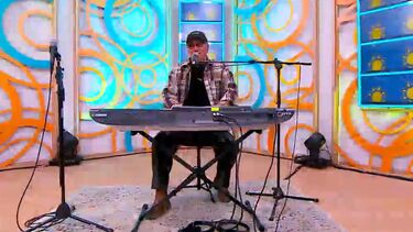 “Cantem comigo na luta contra a xenofobia”: José Cid apresenta novos temas musicais