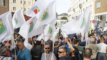 Cerca de mil elementos das forças de segurança protestam contra cortes nas reformas