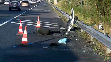 Dois mortos e três feridos em colisão rodoviária no IC17 em Odivelas