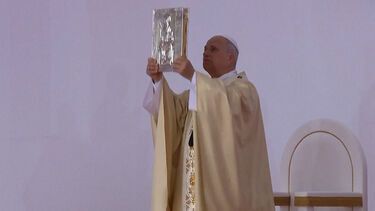 “Agradeço-vos por poder contar convosco”: Papa Leão XIV celebra missa com 100 mil fiéis em Angola