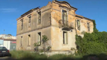 População relata prostituição e consumo de droga em fábrica abandonada em Beja desde a década de 80