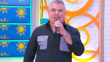 Toy canta tema de sucesso “Coração não tem idade”  