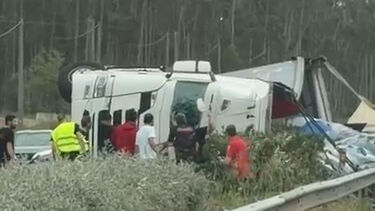 Rebentamento de pneu causa despiste de camião com cerveja na A1