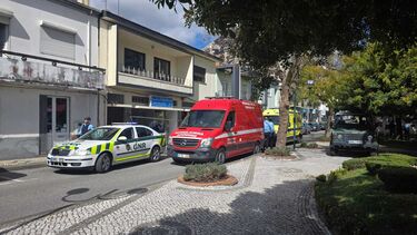 Homem terá tentado matar a mulher e suicidar-se em Oliveira do Bairro