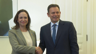 “Futuro para a Venezuela deve passar por uma solução democrática e livre”: Luís Montenegro recebe María Corina Machado 