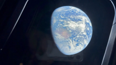 Novas imagens registadas durante a missão Artemis II mostram a Terra vista a cerca de 54 mil quilómetros de distância 