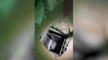 Forças de Defesa de Israel descobrem túnel de 25 metros dentro de loja de roupa no sul do Líbano