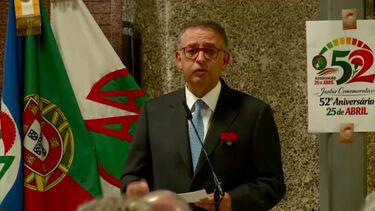 Seguro afirma que é preciso "cumprir Abril" na justiça social, dignidade do trabalho e verdade