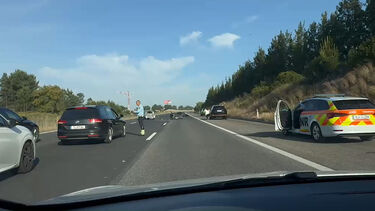 Colisão entre carro e mota provoca um ferido grave na A2 no Seixal 