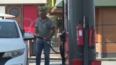 Condutores atestam as viaturas durante o fim de semana antes das alterações dos preços dos combustíveis