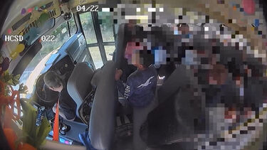 Alunos evitam tragédia após motorista escolar desmaiar ao volante