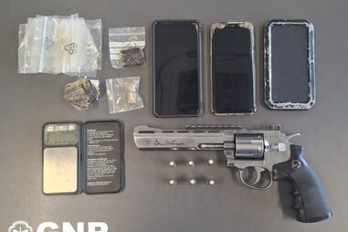 GNR apreendeu réplica de arma a traficante de droga