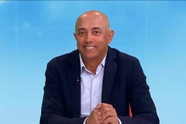 Camilo Lourenço fala sobre existência de escolas com demasiados professores e outras com falta deles 