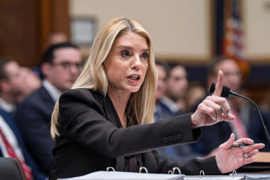 Pam Bondi testemunha sobre o caso Epstein numa audiência