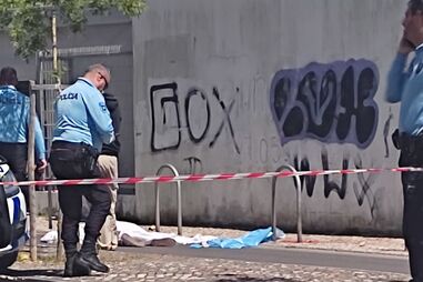 Monta em moto de amigo e morre a seguir em despiste em Almada