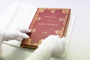 Constituição de 1976