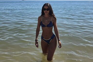 Famosas aproveitam o sol e vestem o biquíni na Sexta-feira Santa: Carolina Patrocínio incluída